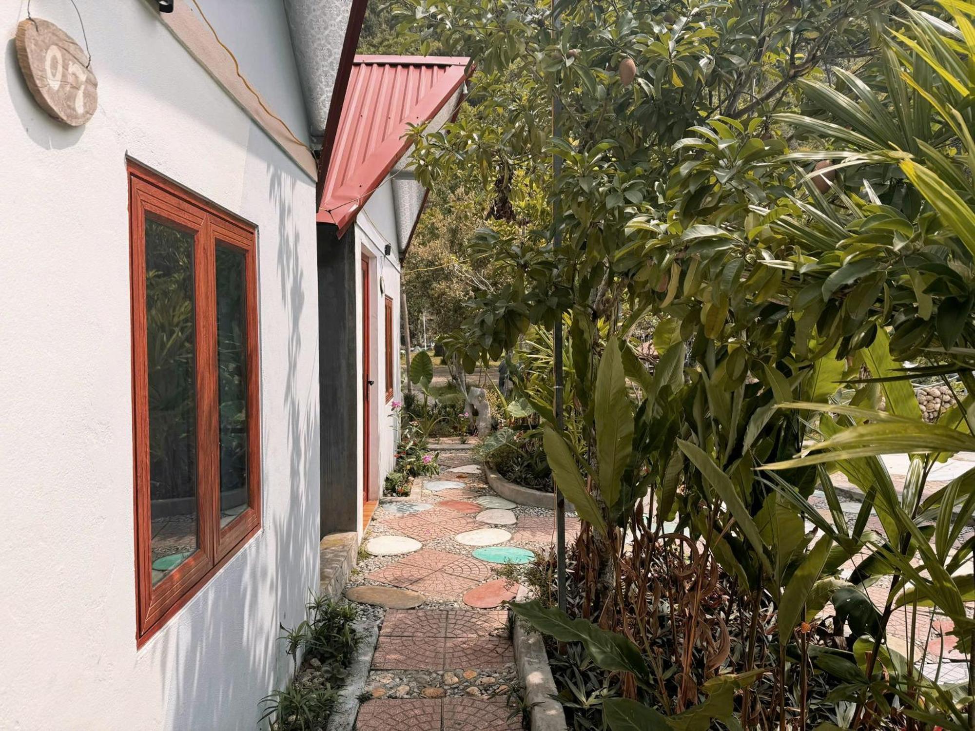 Central Hills Cat Ba Xuan Dam Exterior photo